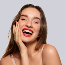Five Familiar Cosmetic Dentistry Procedures and Their Benefits